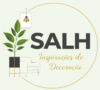 Logo circular SALH em fundo branco: texto "SALH" em preto negrito no centro, folha verde de planta à esquerda, luminária pendente dourada e quadro pequeno no topo, poltrona minimalista dourada embaixo, arco dourado ao redor e frase "Inspirações de Decoração" em cursiva dourada abaixo. Estilo decoração minimalista moderna com plantas, toques dourados e elementos clean para home decor acolhedor.